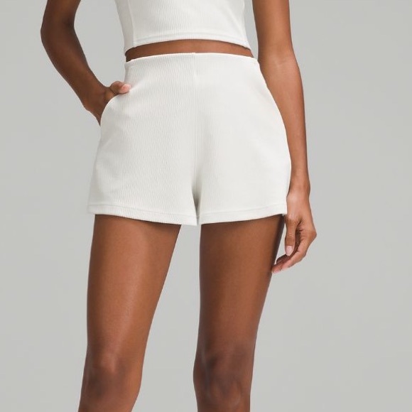 🤍 Lululemon size 0 Ribbed Softstreme high rise short 2”🤍 - Picture 2 of 5